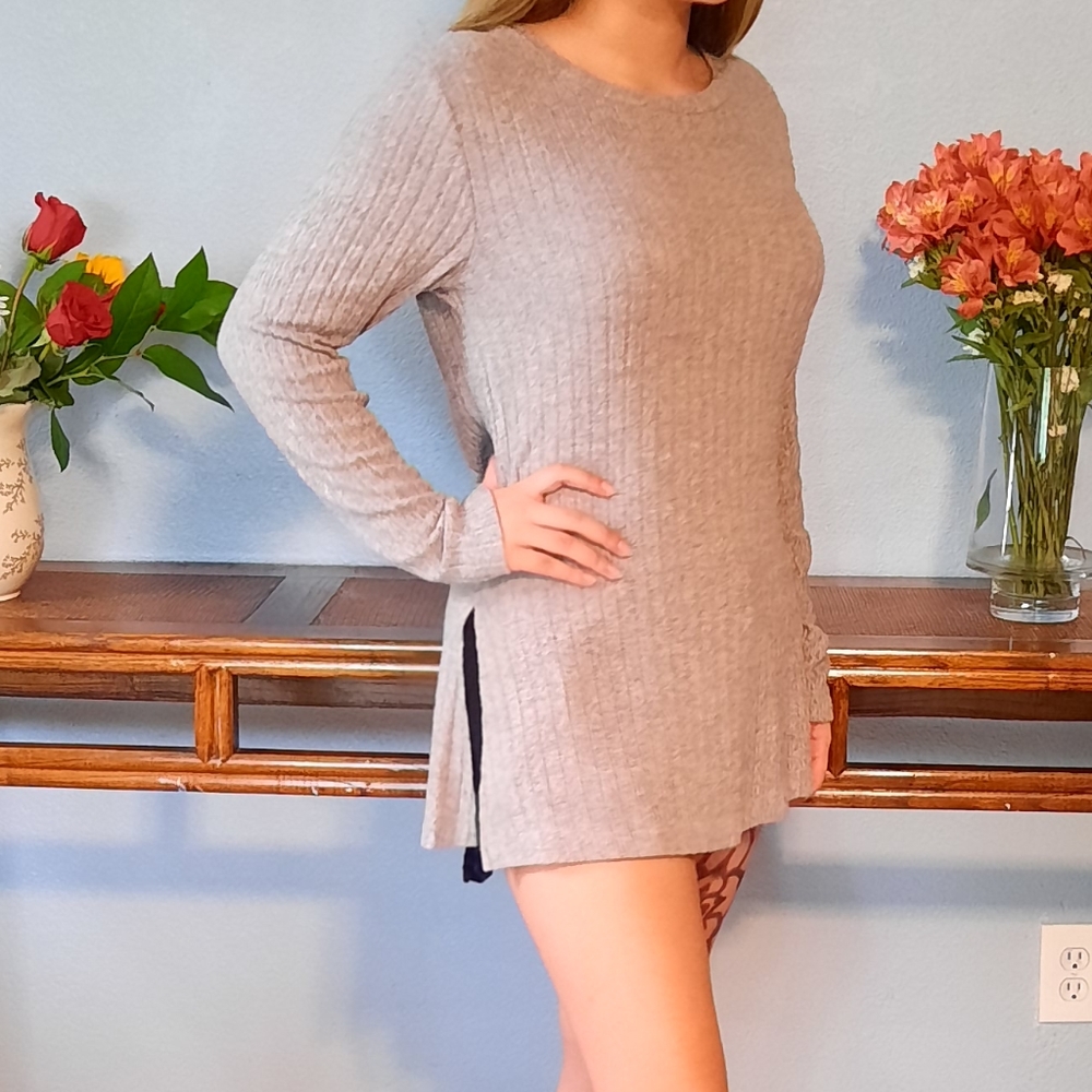 Gray long sleeve blouse